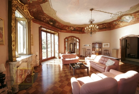 Villa Ripiego del Sole on lake Como living room